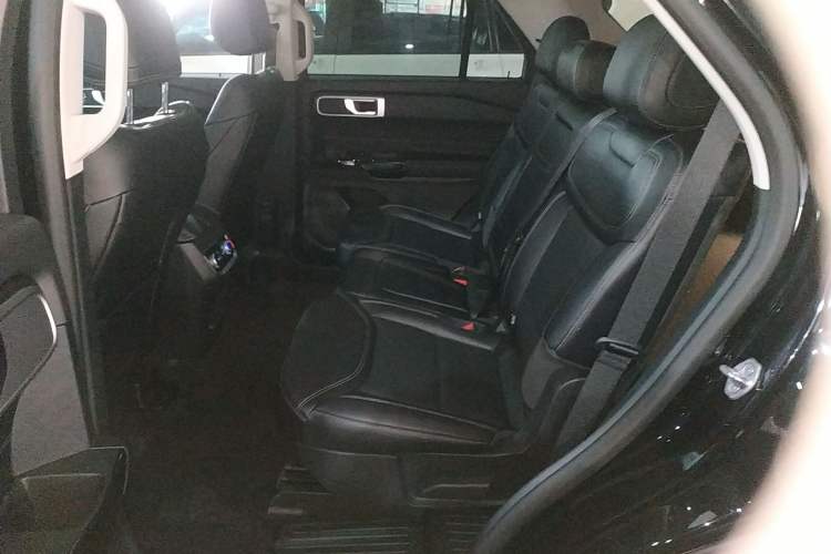 Used Ford Explorer 2025 2.3T EcoBoost Four-Wheel Drive Trail Edition 5 Seats Interior 4