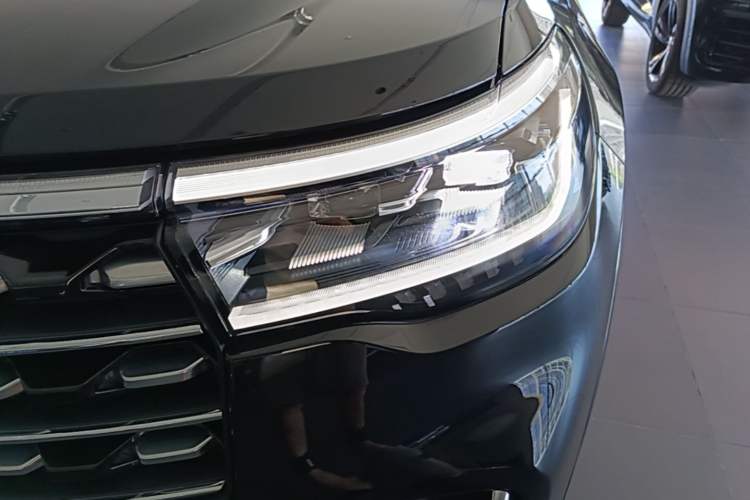Used Ford Explorer 2025 2.3T EcoBoost Four-Wheel Drive Trail Edition 5 Seats Left Front Headlight