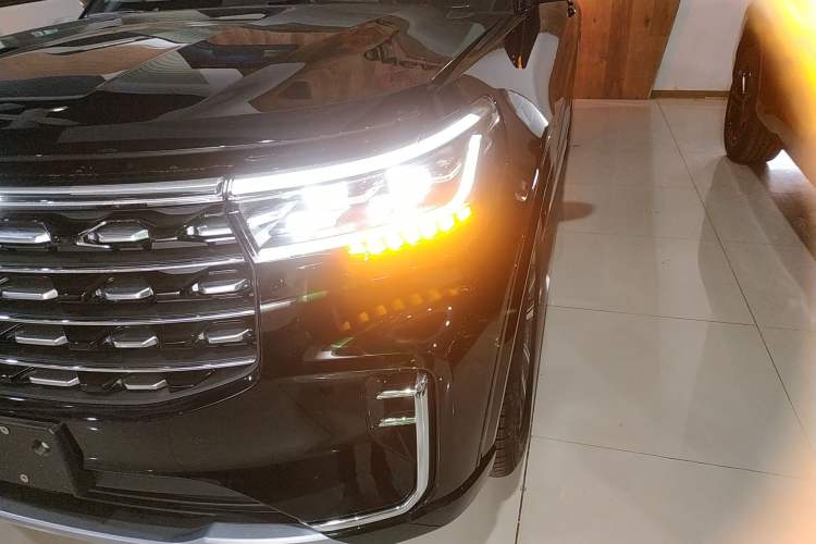 Used Ford Explorer 2025 2.3T EcoBoost Four-Wheel Drive Trail Edition 5 Seats Left Front Headlight
