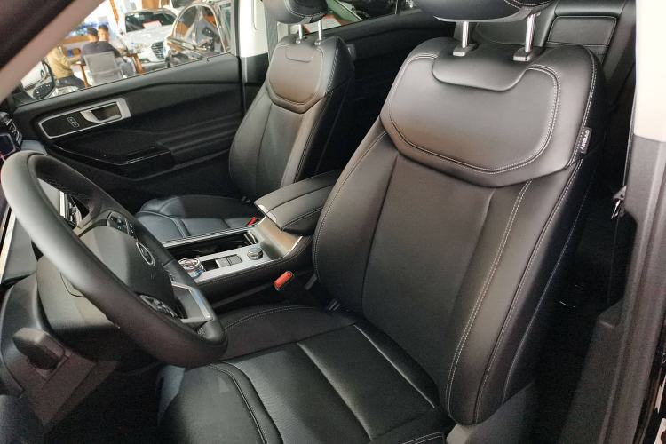 Used Ford Explorer 2025 2.3T EcoBoost Four-Wheel Drive Trail Edition 5 Seats Left Front Seat