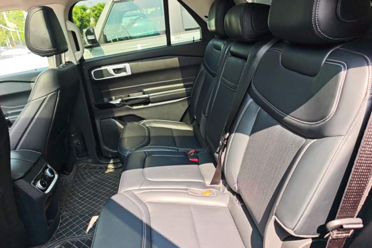 Used Ford Explorer 2025 2.3T EcoBoost Four-Wheel Drive Trail Edition 5 Seats Left Rear Seat