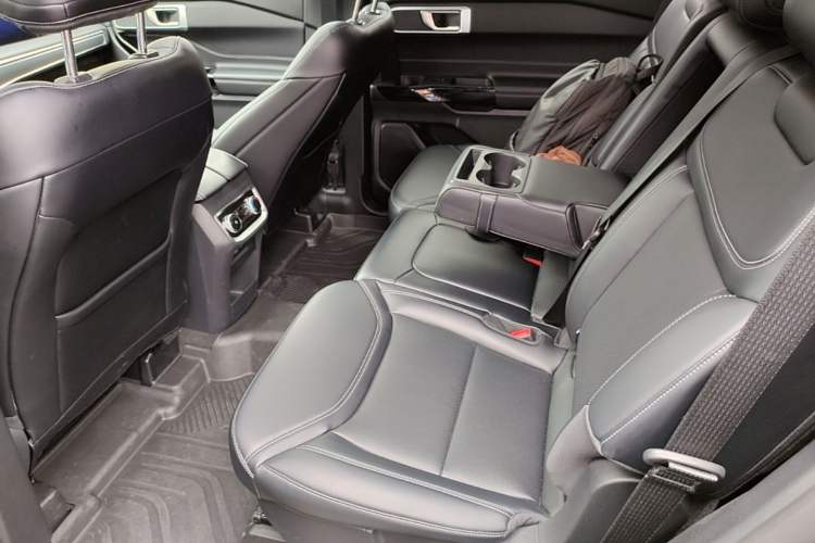 Used Ford Explorer 2025 2.3T EcoBoost Four-Wheel Drive Trail Edition 5 Seats Left Rear Seat