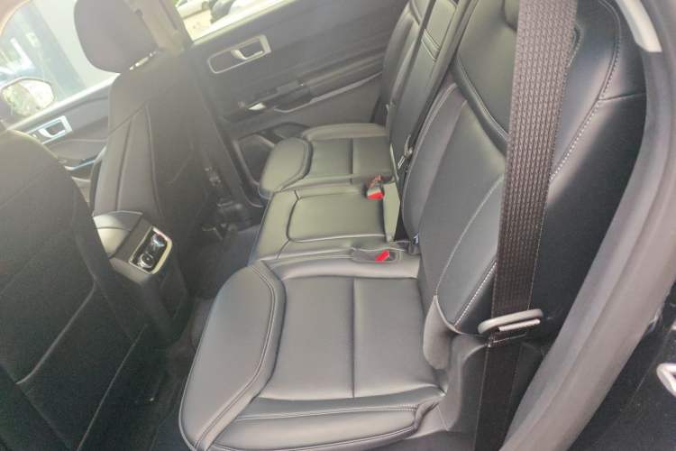 Used Ford Explorer 2025 2.3T EcoBoost Four-Wheel Drive Trail Edition 5 Seats Left Rear Seat