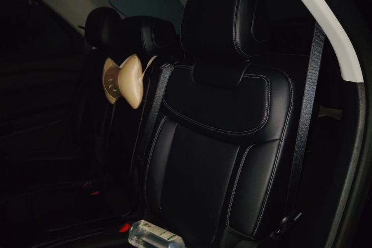 Used Ford Explorer 2025 2.3T EcoBoost Four-Wheel Drive Trail Edition 5 Seats Left Rear Seat