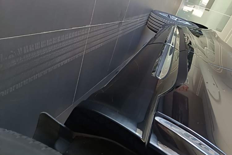 Used Ford Explorer 2025 2.3T EcoBoost Four-Wheel Drive Trail Edition 5 Seats Left Side Sill
