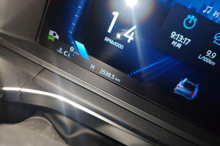Used Ford Explorer 2025 2.3T EcoBoost Four-Wheel Drive Trail Edition 5 Seats Odometer Close Up