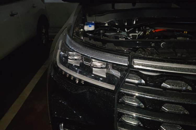 Used Ford Explorer 2025 2.3T EcoBoost Four-Wheel Drive Trail Edition 5 Seats Right Front Headlight