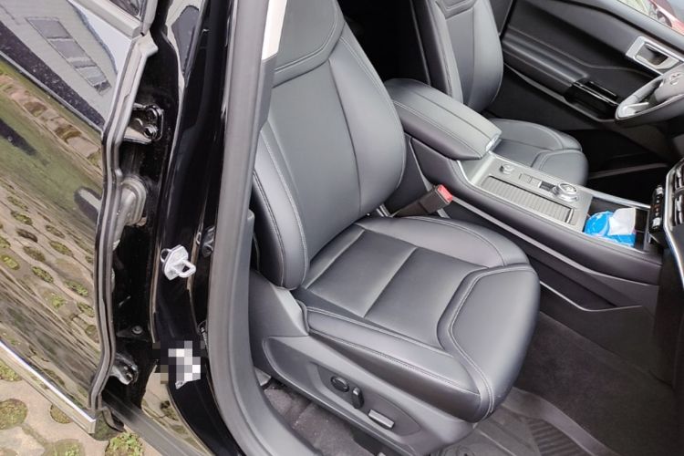 Used Ford Explorer 2025 2.3T EcoBoost Four-Wheel Drive Trail Edition 5 Seats Right Front Seat