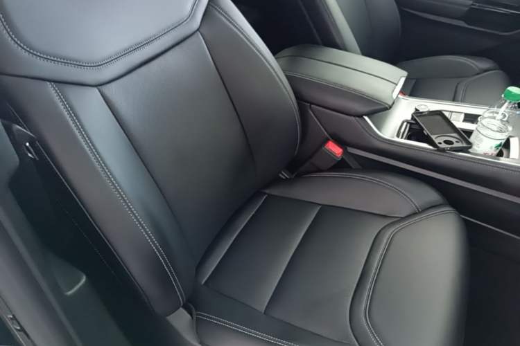 Used Ford Explorer 2025 2.3T EcoBoost Four-Wheel Drive Trail Edition 5 Seats Right Front Seat