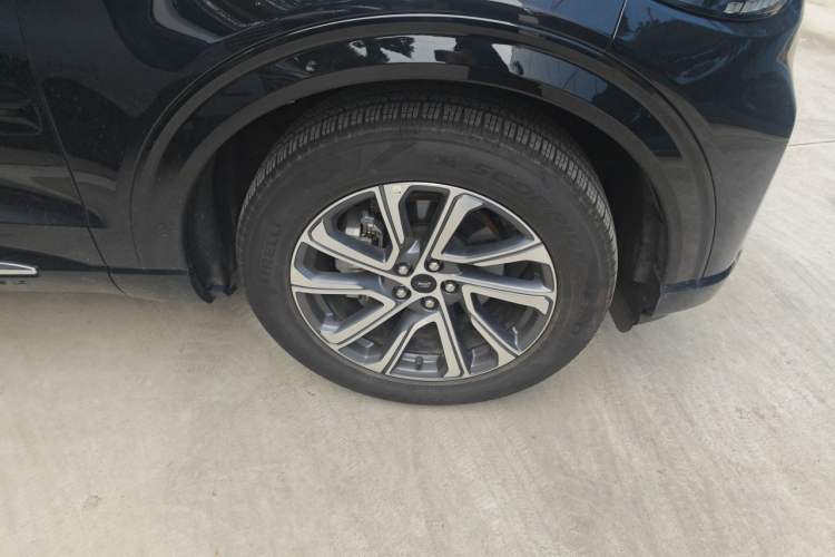 Used Ford Explorer 2025 2.3T EcoBoost Four-Wheel Drive Trail Edition 5 Seats Right Front Wheel Hub