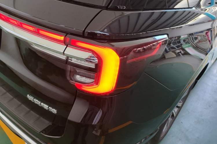 Used Ford Explorer 2025 2.3T EcoBoost Four-Wheel Drive Trail Edition 5 Seats Right Rear Taillight