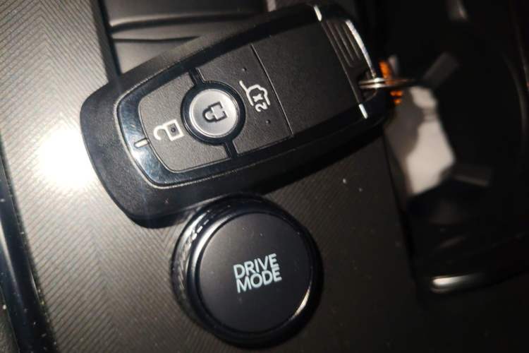 Used Ford Explorer 2025 2.3T EcoBoost Four-Wheel Drive Trail Edition 5 Seats Vehicle Key