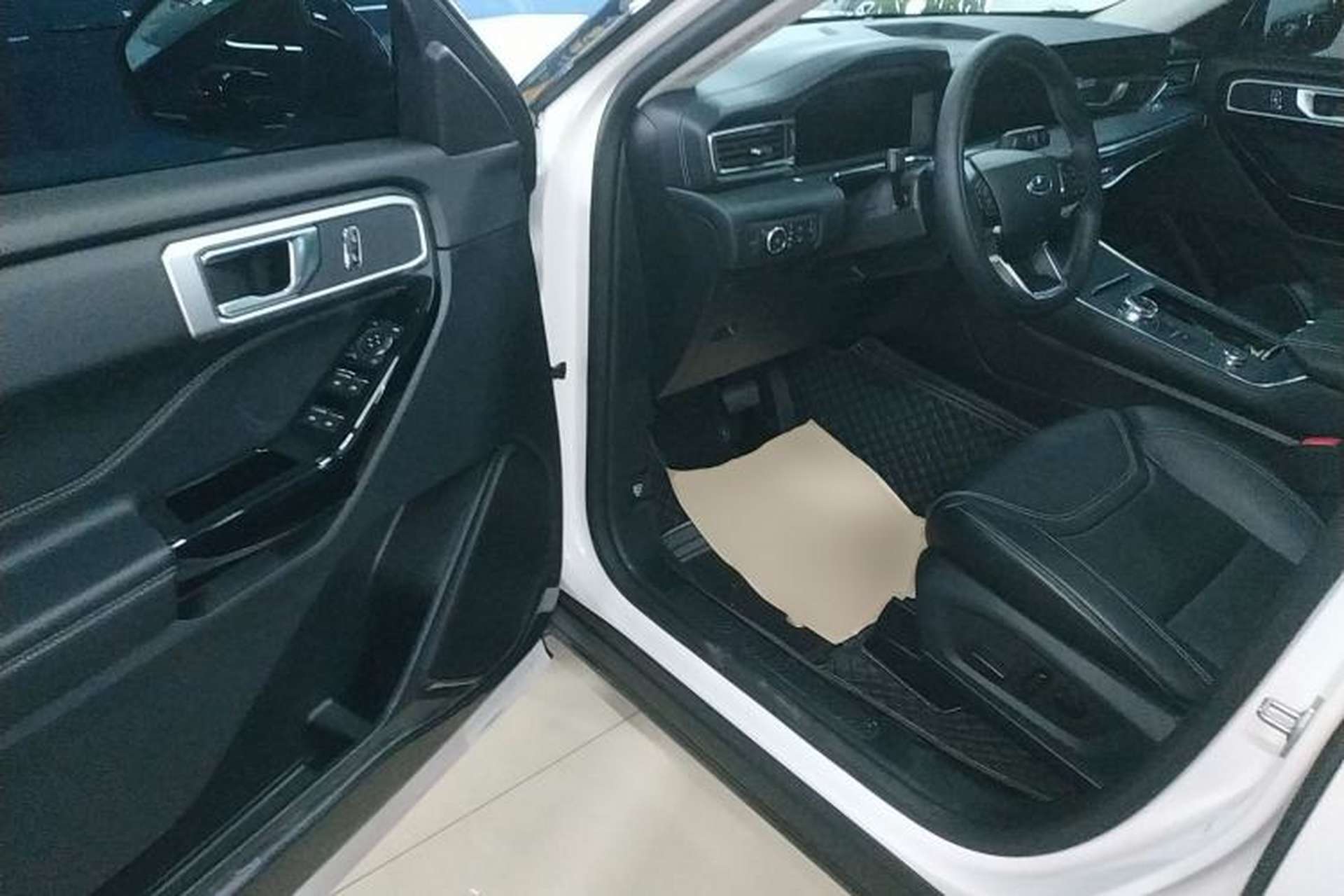 Used Ford Explorer 2025 2.3T EcoBoost Four-Wheel Drive Trail Edition 5 Seats Driver Seat