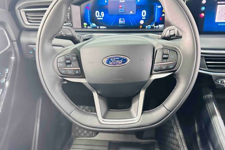 Used Ford Explorer 2025 2.3T EcoBoost Four-Wheel Drive Trail Edition 5 Seats Interior 2
