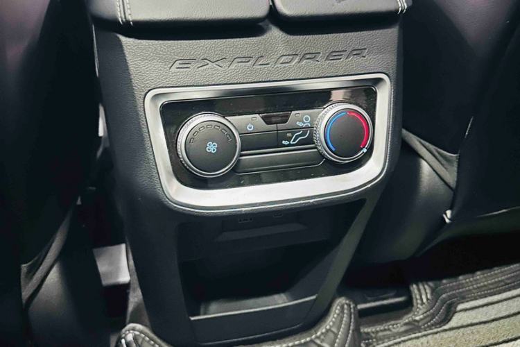 Used Ford Explorer 2025 2.3T EcoBoost Four-Wheel Drive Trail Edition 5 Seats Interior 4