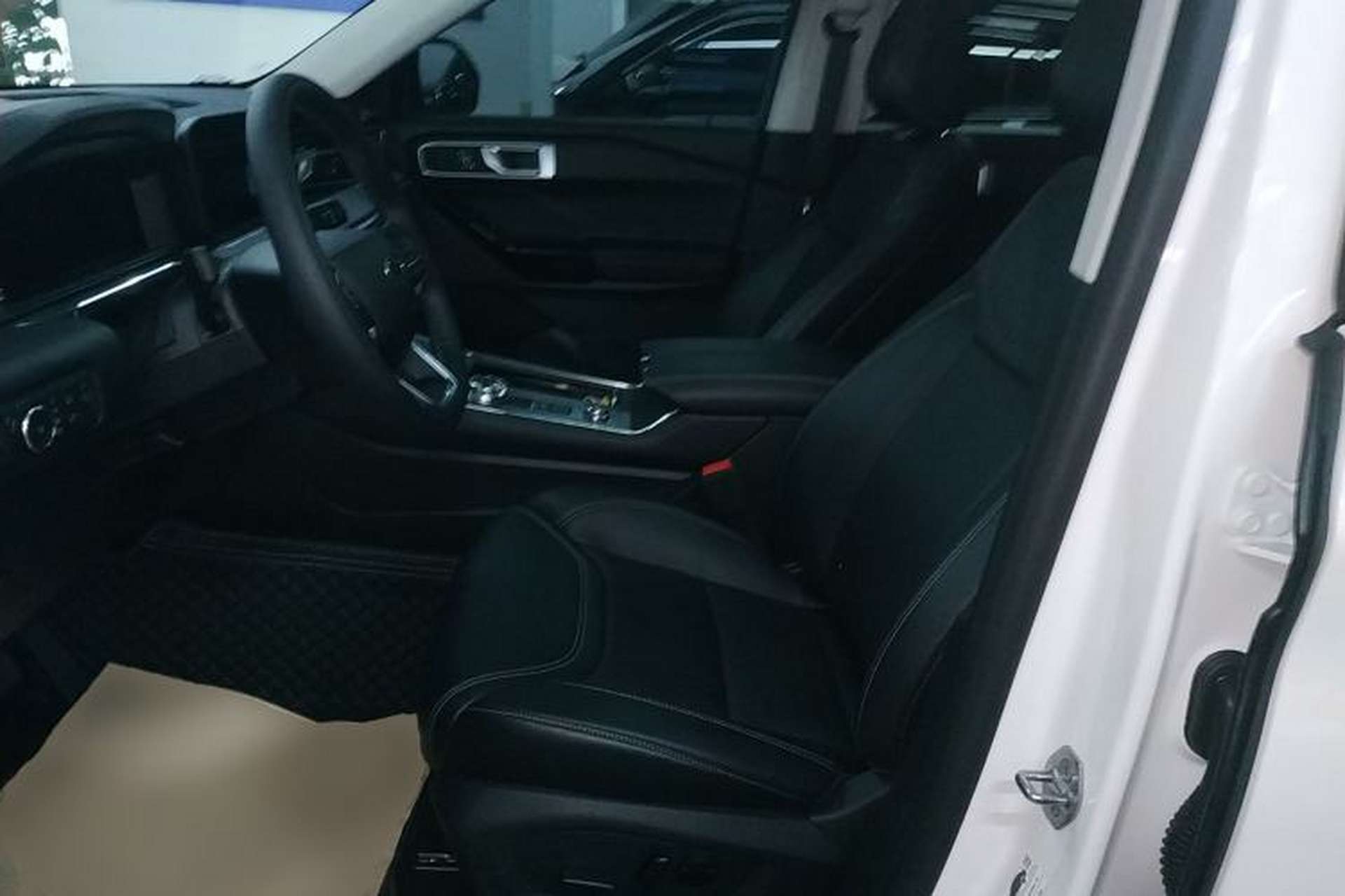 Used Ford Explorer 2025 2.3T EcoBoost Four-Wheel Drive Trail Edition 5 Seats Left Front Seat
