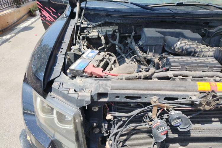 Used Ford F-150  Engine Bay Right