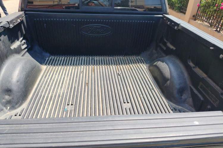 Used Ford F-150  Trunk