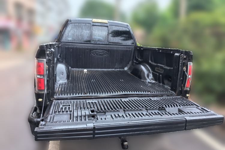 Used Ford F-150  Trunk