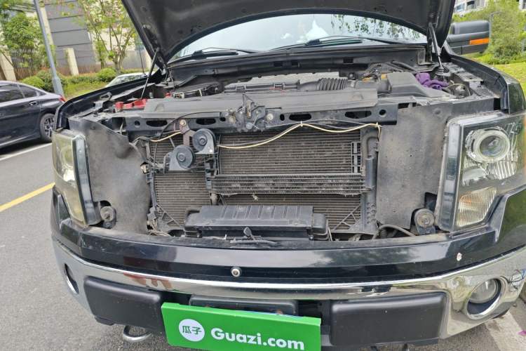 Used Ford F-150  Engine Bay
