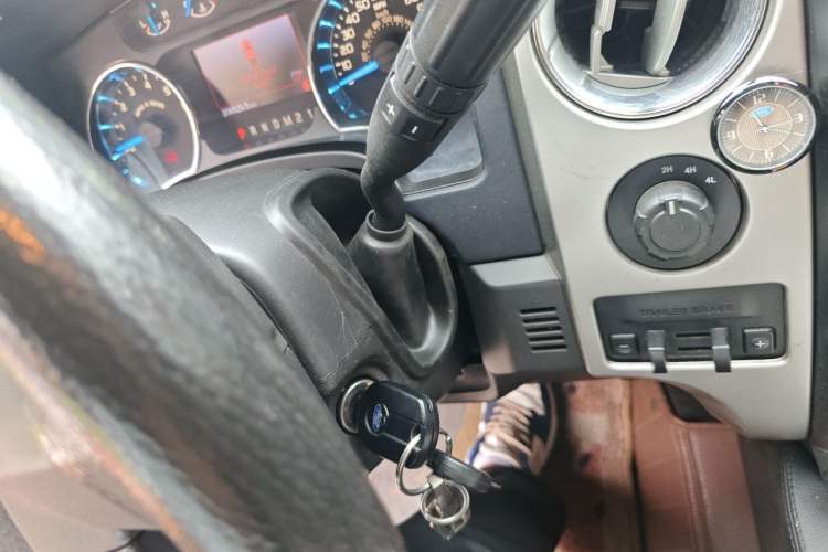 Used Ford F-150  Gear Lever