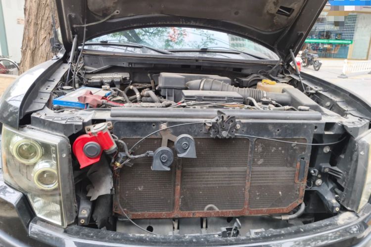 Used Ford F-150  Engine Bay