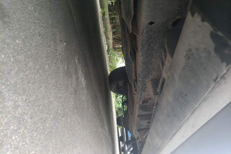 Used Ford F-150  Chassis Front Left