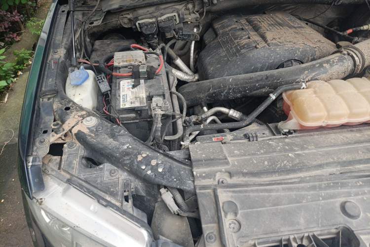 Used Ford F-150  Engine Bay Right