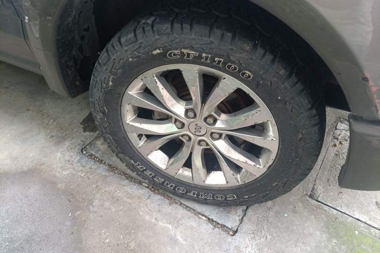Used Ford F-150  Right Front Wheel Hub