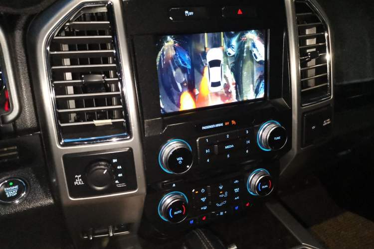 Used Ford F-150  Audio And AC Panel