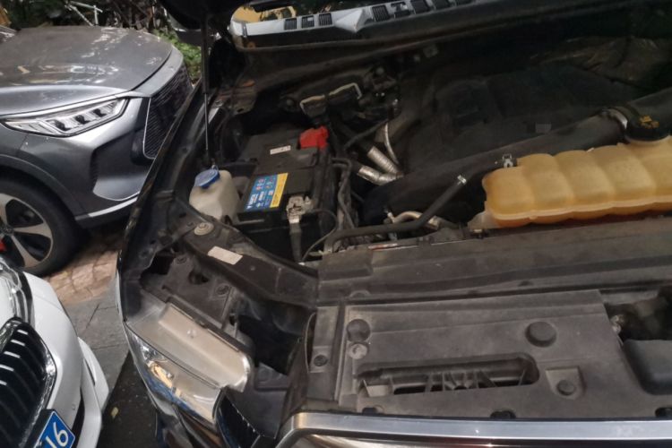 Used Ford F-150  Engine Bay Right