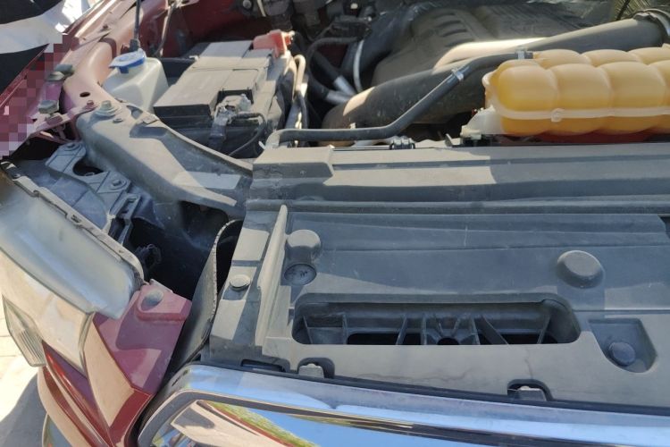 Used Ford F-150  Engine Bay Right