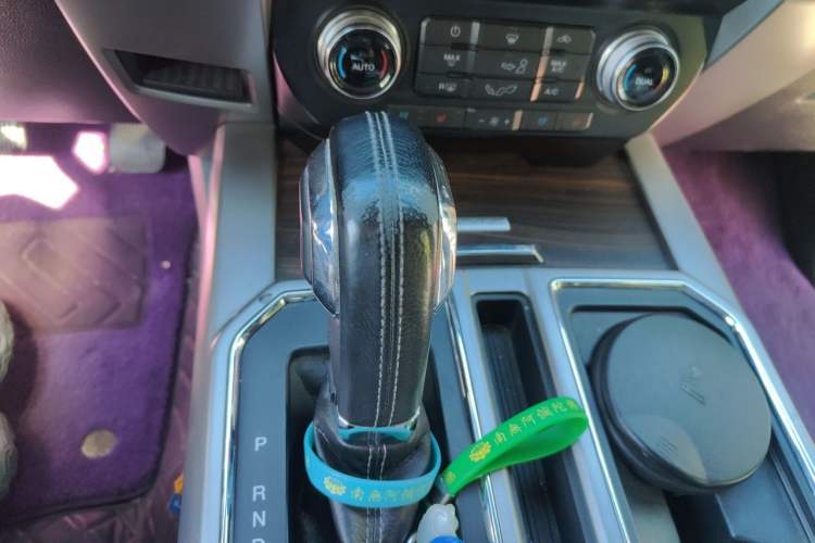 Used Ford F-150  Gear Lever