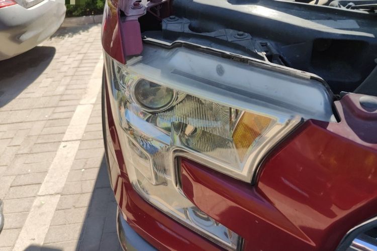 Used Ford F-150  Right Front Headlight