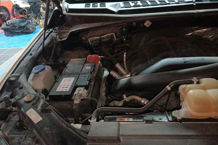 Used Ford F-150  Engine Bay Right
