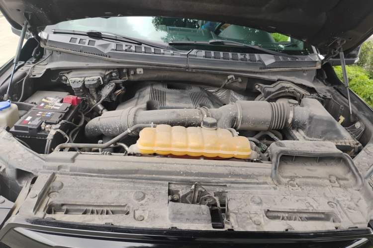 Used Ford F-150  Engine Bay