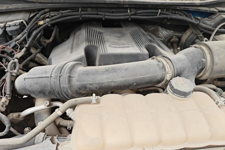 Used Ford F-150  Engine Bay
