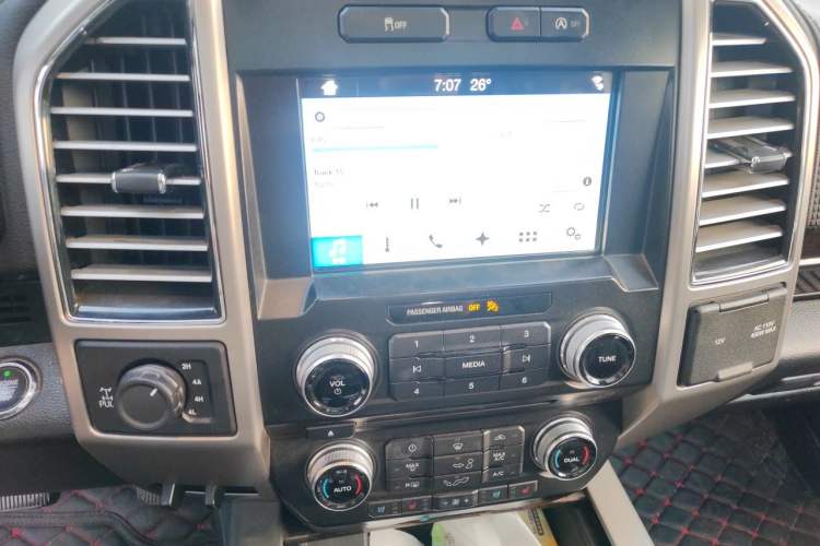 Used Ford F-150  Audio And AC Panel