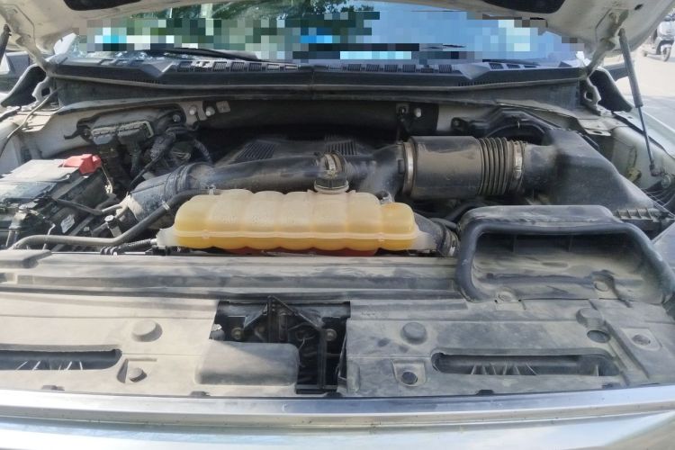 Used Ford F-150  Engine Bay