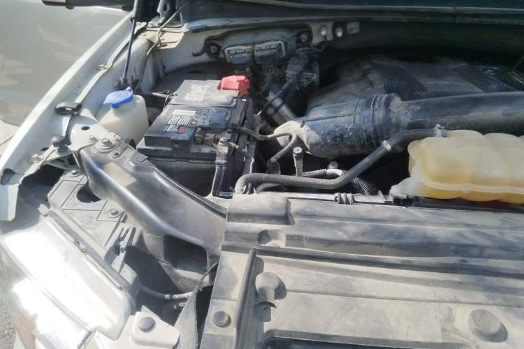 Used Ford F-150  Engine Bay Right