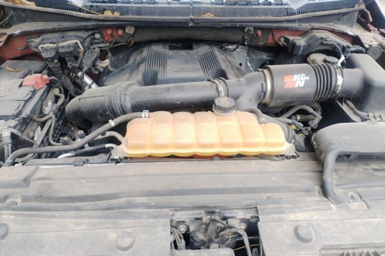 Used Ford F-150  Engine Bay
