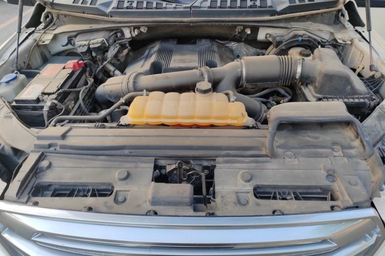 Used Ford F-150  Engine Bay