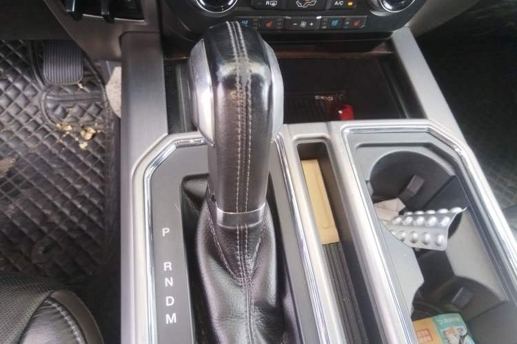 Used Ford F-150  Gear Lever