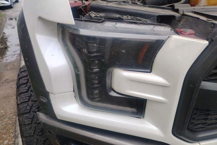 Used Ford F-150  Right Front Headlight