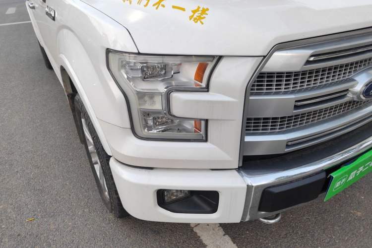 Used Ford F-150  Right Front Headlight
