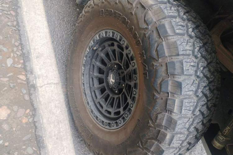 Used Ford F-150  Right Front Wheel Hub