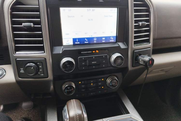 Used Ford F-150  Audio And AC Panel