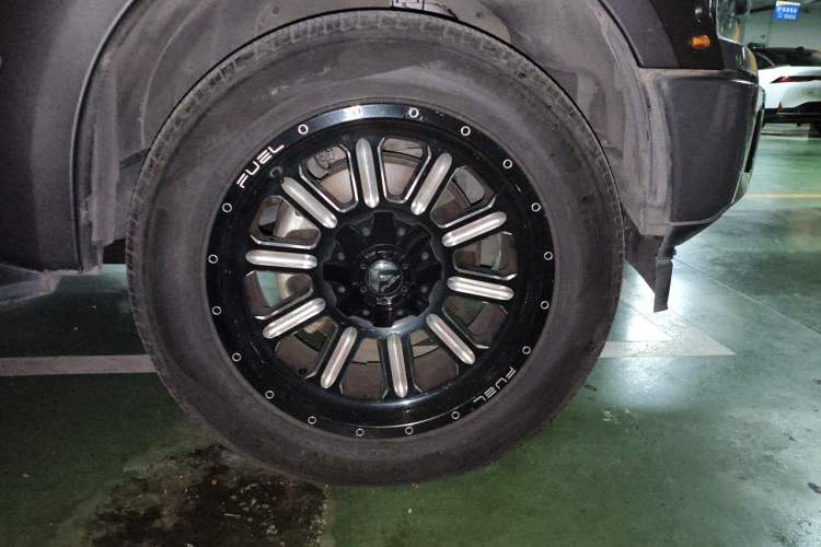 Used Ford F-150  Right Front Wheel Hub