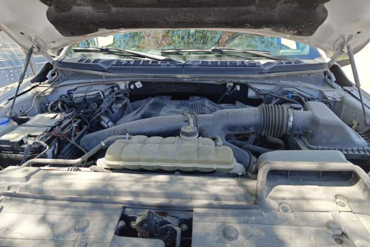 Used Ford F-150  Engine Bay