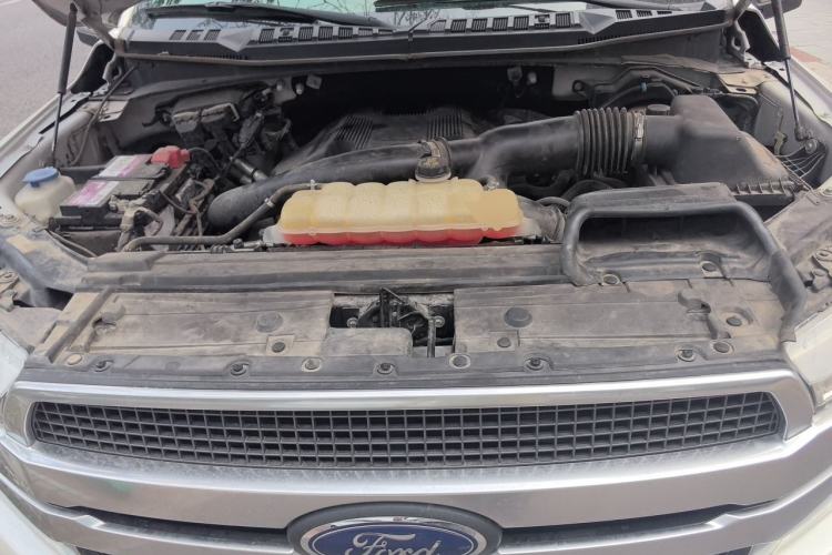 Used Ford F-150  Engine Bay